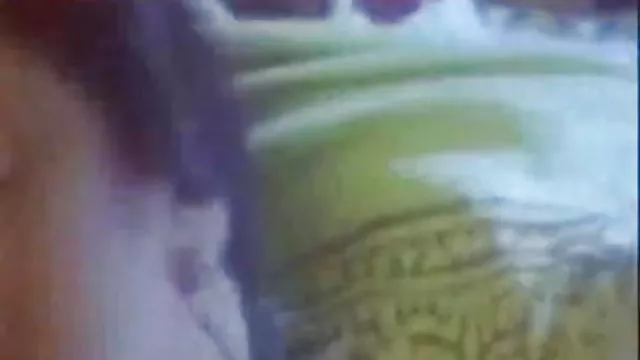 الجنس أي تسجيل الساخن مثير أشرطة الفيديو com الهندي في محاولة لإرضاء العملاء في الفندق