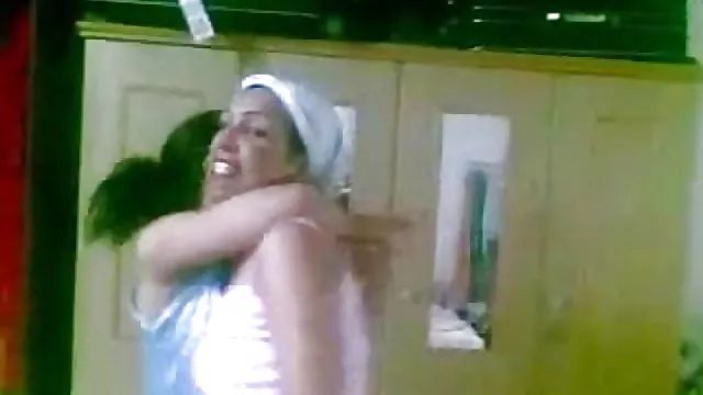 الجنس أي تسجيل العربية في الهندية مثير السعودية عاهرة البيت 1