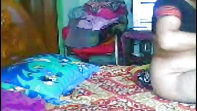 الجنس أي تسجيل الهندي مثير أشرطة الفيديو على الانترنت ،