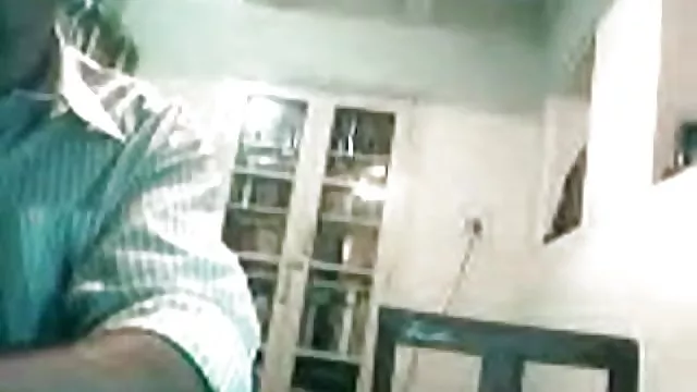 الجنس أي تسجيل حاملا في اللغة الهندية مثير أشرطة الفيديو الهندي الزوجين الملاعين على كاميرا ويب -