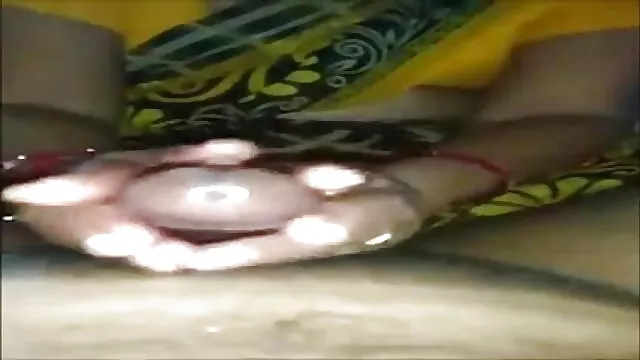 الجنس أي تسجيل سكس هندي صور لبيبي إعطاء زيت تدليك الثدي