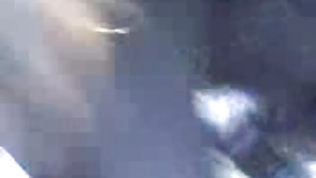 الجنس أي تسجيل الهندي الصورة مثير مدى القرية فتاة يلعب مع الديك ، في حين هوندا الدراجات البخارية