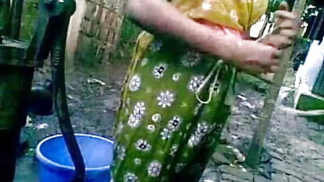 الجنس أي تسجيل منتديات الوردي القرية فتاة مع كبير الثدي في الحمام