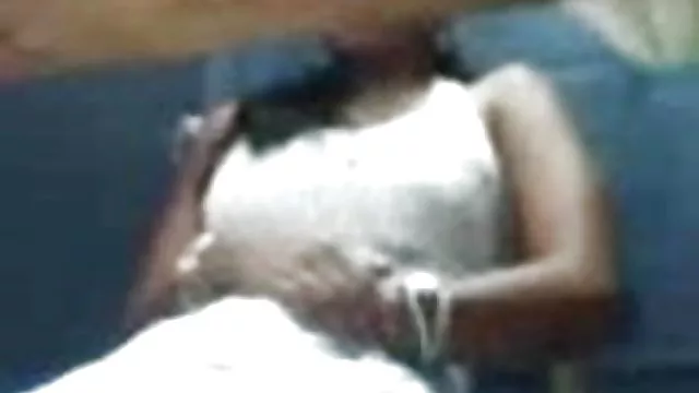 الجنس أي تسجيل سكس هندي في مقهى الإنترنت