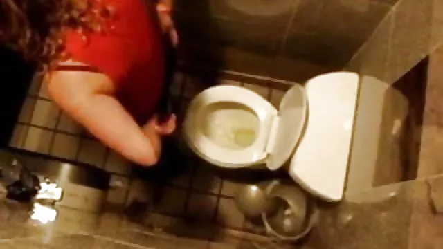 الجنس أي تسجيل العربية كلية صديق التجسس عندما مرحاض في لندن